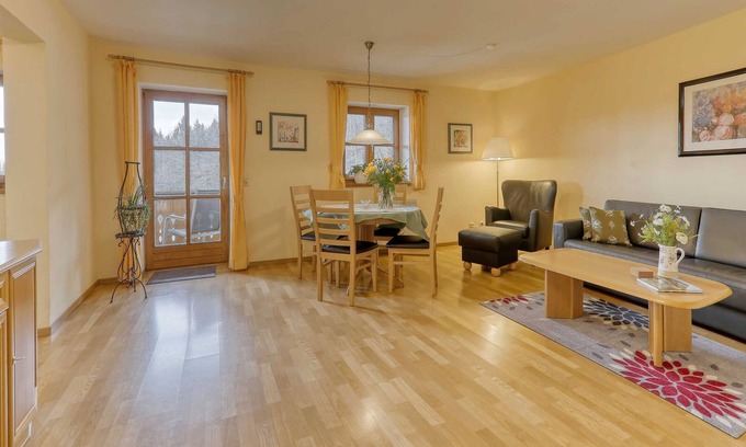 Spiegelau Apartment | Apartment Falkenstein with south balcony - Haus Jägerfleck