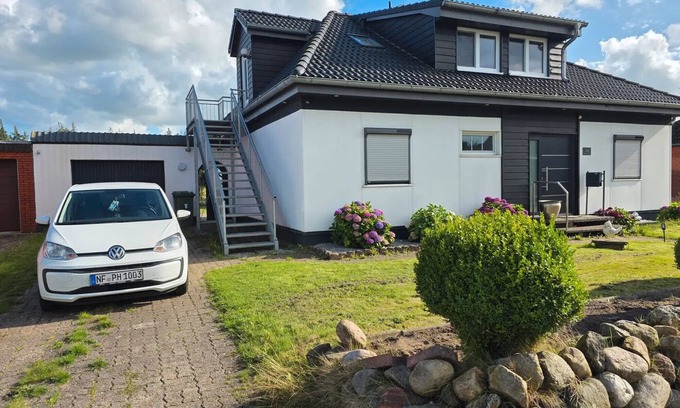 Leck Apartment | Apartment 'Ferienwohnung' with Wi-Fi