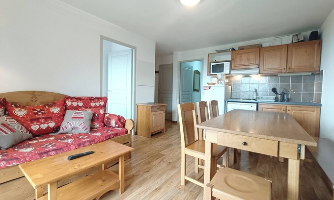 Albiez-le-Vieux Apartment | Apartment for 6 to 8 People in Albiez-Montrond