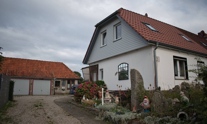 Kalkhorst Apartment | Apartment 'Haus Kirchenblick' with Private Terrace, Shared Garden and Wi-Fi