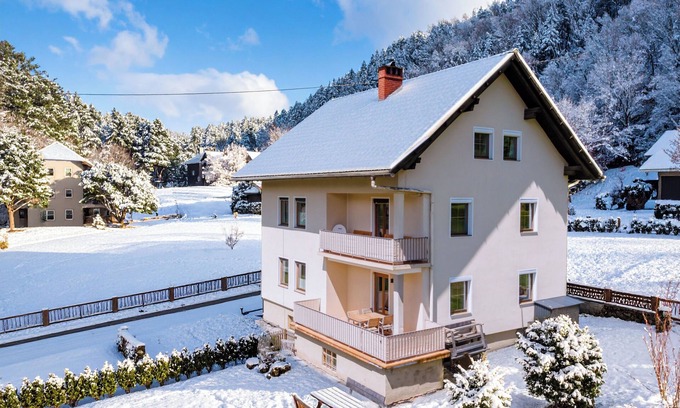 Kotschach-Mauthen Apartment | Apartment in detached house near the ski resort