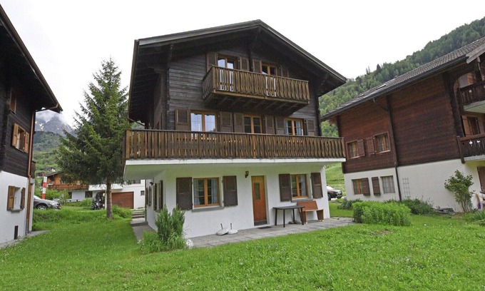 Reckingen Apartment | Apartment in Fieschertal with Swiss Alps Views