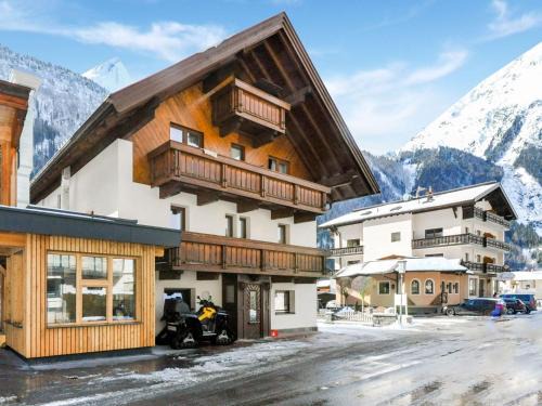 Huben Apartment | Apartment in Huben near Ski Slopes
