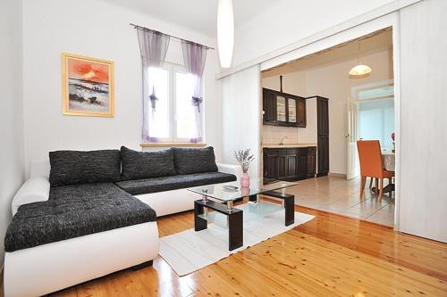 Poljana Apartment | Apartment in Poljana with sea view, terrace, air conditioning, WiFi 3617-1