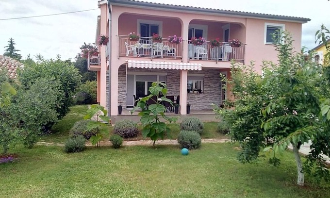 Buici Apartment | Apartment in Poreč with Balcony, Air condition, WIFI, Washing machine (3362-2)