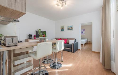 Kukci Apartment | Apartment in Porec with terrace, air conditioning, WiFi, washing machine (4928-8)