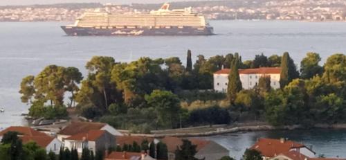 Preko Apartment | Apartment in Preko with sea view, terrace, air conditioning, Wi-Fi (4574-1)