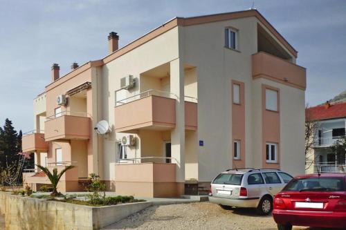 Starigrad Apartment | Apartment in Starigrad near Beach & Paklenica