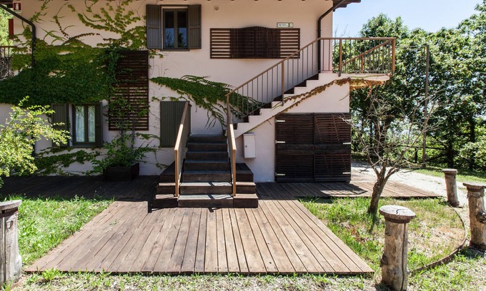 Castelvecchio Pascoli Apartment | Apartment in the Tuscan Countryside