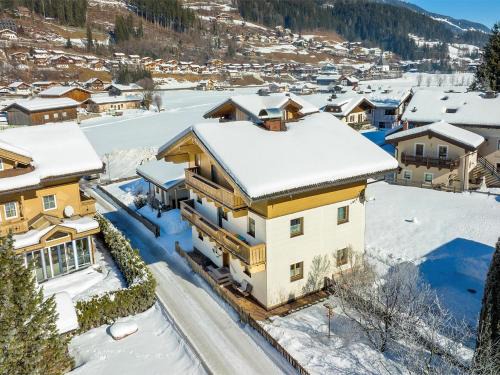 Wald im Pinzgau Apartment | Apartment in Wald near Krimml Waterfalls