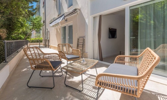 Donja luka Apartment | Apartment Mari - 40m from the beach: A6(4+2) - Makarska, Riviera Makarska, Croatia