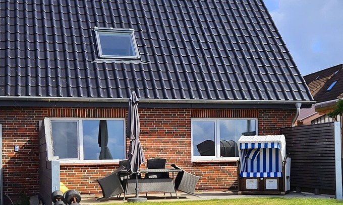 Hallig Langeneß Apartment | Apartment 'Matje' with Lake View, Shared Terrace and Wi-Fi