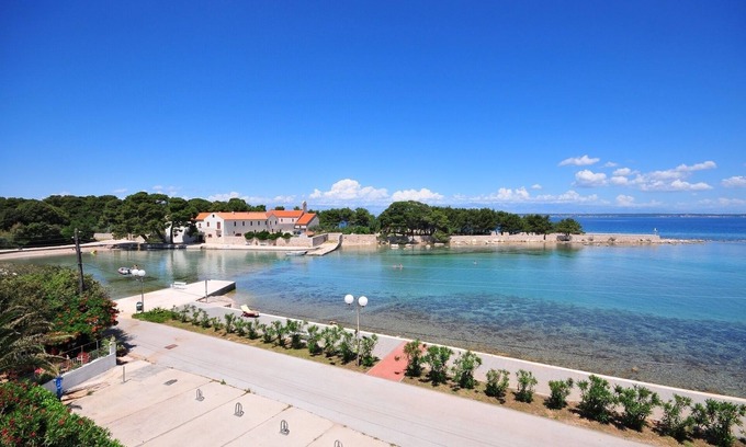 Susica Apartment | Apartment MiMa - 150 m from the beach: A2(2+2) - Susica, Island Ugljan, Croatia