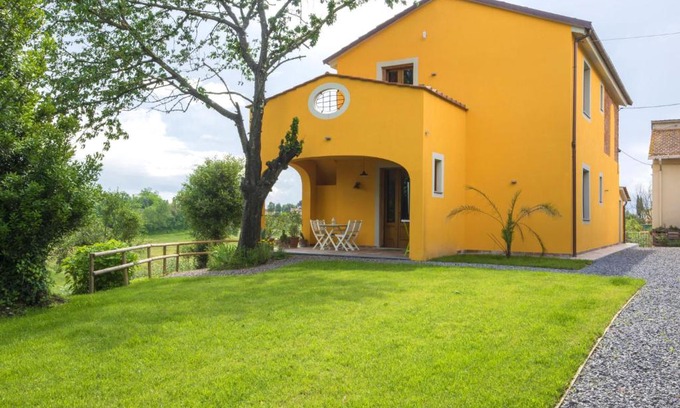 Fucecchio Apartment | Apartment Oleandro by Interhome