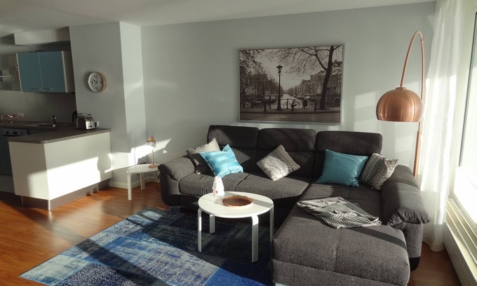 Innenhafen Apartment | Apartment on the south beach between the inland port and Jade Bay