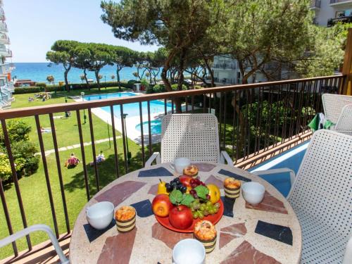 Blanes Apartment | Apartment Palmeras by Interhome