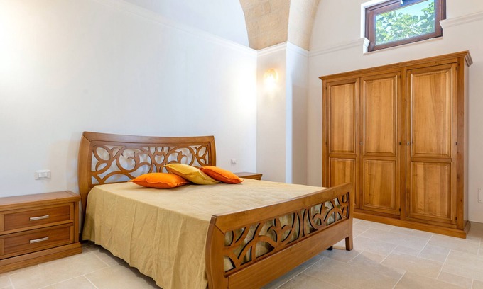 Pulsano Apartment | Apartment 'Piano Terra' with Private Garden, Wi-Fi and Air Conditioning