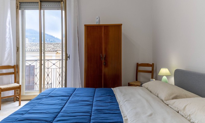 Chiaramonte Gulfi Apartment | Apartment 'Pollicita 80' with Mountain View and Balcony