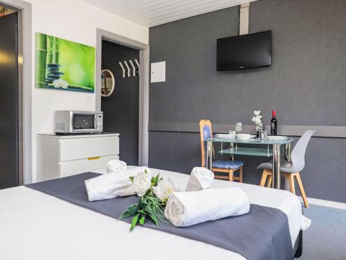 Noveli Apartment | Apartment Rosablanche B22 by Interhome