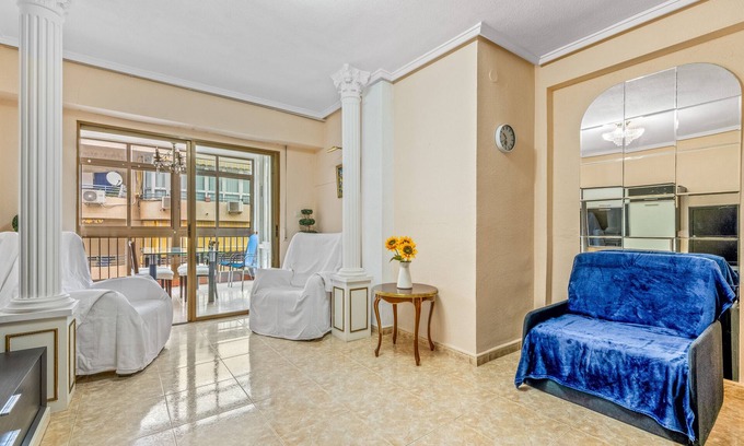 Santa Pola Apartment | Apartment 'Sunflower Alhambra' with Private Terrace, Balcony and Air Conditioning