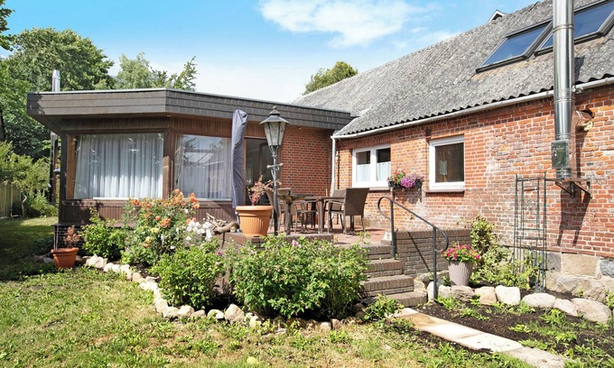 Steinbergkirche Apartment | Apartment 'Urlaub An Der Ostsee ' with Shared Pool, Private Terrace and Wi-Fi