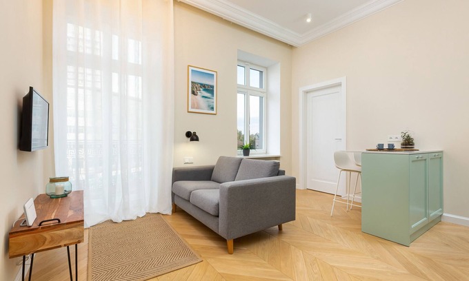 Praga Apartment | Apartment Warsaw Targowa by Renters