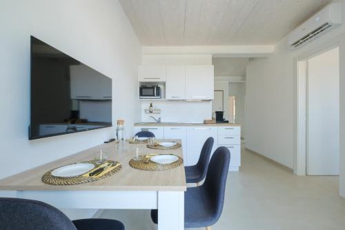 Santo Stefano Apartment | Apartment With Elevator And Private Parking