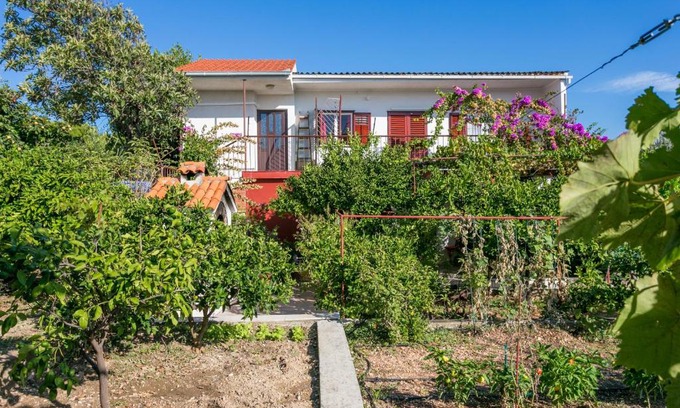 Seget Vranjica Apartment | Apartments by the sea Seget Vranjica, Trogir - 1038