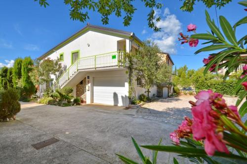Zdrelac Apartment | Apartments by the sea Zdrelac, Pasman - 8362
