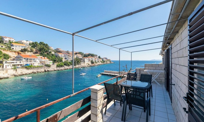 Zavalatica Apartment | Apartments First row (97721-A3) - Zavalatica