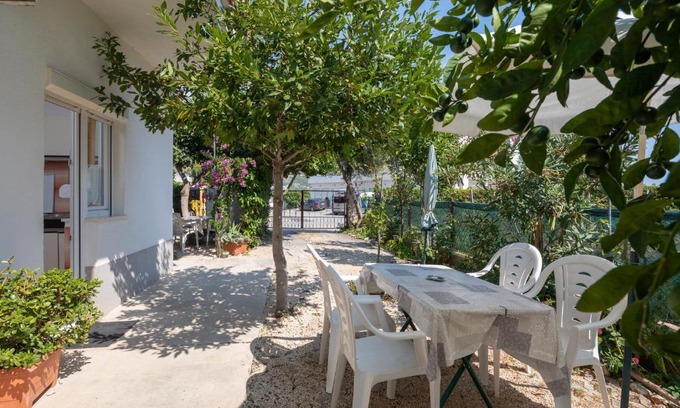 Stobrec Apartment | Apartments near beach Babic