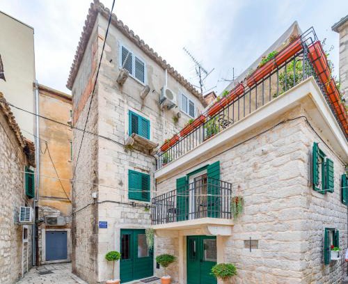 Old Town House | Apartments & Rooms Dujam