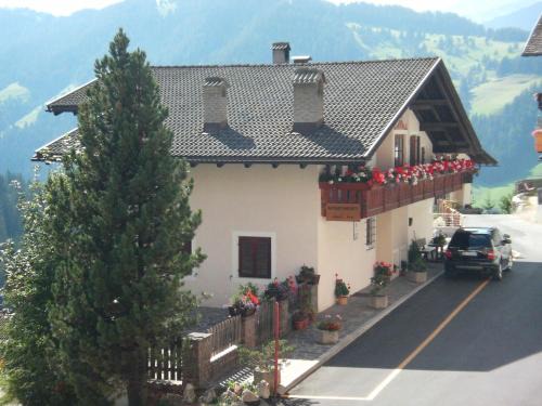 San Genesio Apartment | Apartments Ruac