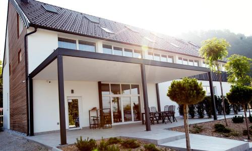 Skofljica Apartment | Apartments The Art House