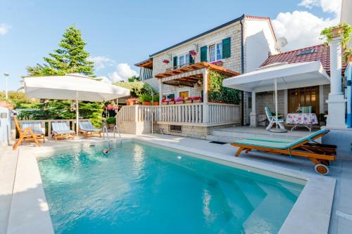 Supetar Apartment | Apartments Villa Camellia - Adults Only