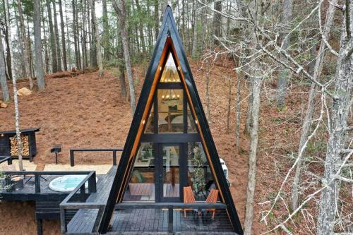 Cashes Valley Ski Chalet | Apex Treehouse in Blue Ridge, GA
