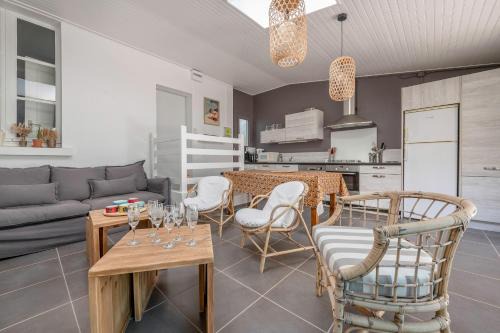 Saint-Brevin-l'Ocean Apartment | Appart-patio Centre-ville à 100m de la plage