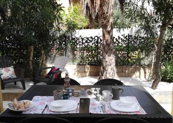 Olbia House | APPARTAMENTO CORALLO with PRIVATE GARDEN