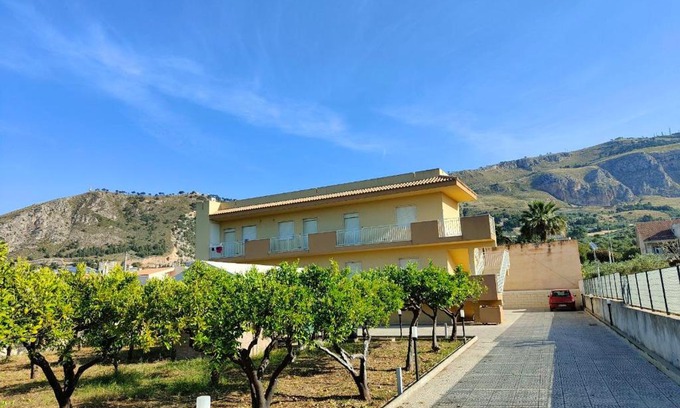 Erice Apartment | Appartamento RoccaForte Bi Arancione Trapani