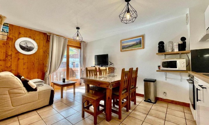 Notre-Dame-de-Bellecombe Apartment | Appartement charme pieds des pistes avec terrasse et WIFI inclus - FR-1-505-197