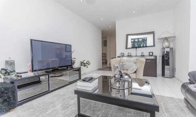 Pointe-Noire Apartment | Appartement à 700m gare centrale/plage