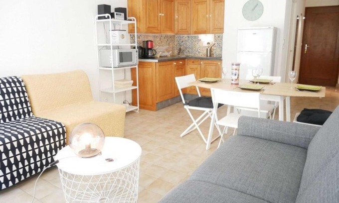 Carnac Apartment | Appartement 2P à Carnac, à 50m de la Plage, Terrasse S/O, 4 Pers., Parking, Confort Moderne - FR-1-477-152
