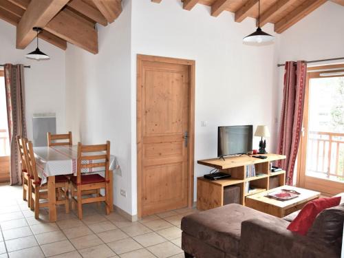 Pralognan-la-Vanoise Apartment | Appartement 3 pièces au dernier étage, 2 balcons, proche téléphérique et espace aqualudique - FR-1-464-87