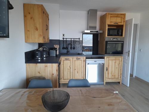 La Joue du Loup Apartment | Appartement 4 à 6 personnes - Station La Joue du Loup - Chalet d'Aurouze, 150m des remontées