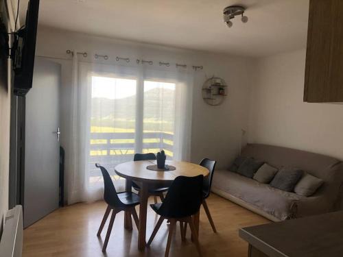 Les Angles Apartment | Appartement avec vue sur le lac de matemale