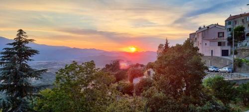Poggio-dʼOletta Apartment | Appartement confortable avec vue sur Poggio d'Oletta 45 m² + Parking
