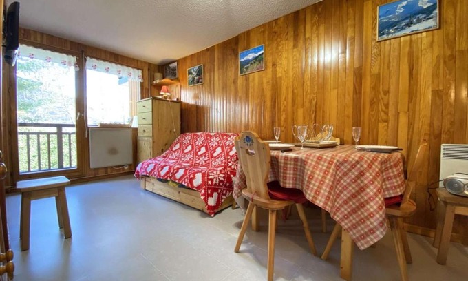 Praz-sur-Arly Apartment | Appartement cosy 6 pers, Praz-sur-Arly, navette gratuite, parking, animaux admis - FR-1-603-43