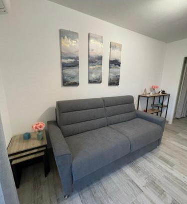 Golfe Juan Apartment | Appartement de charme à 2 min de la plage