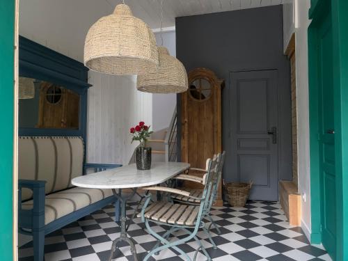 Libourne Bed & Breakfast | Appartement privé dans un hôtel particulier d'hôtes avec piscine & spa Libourne, Saint-Emilion