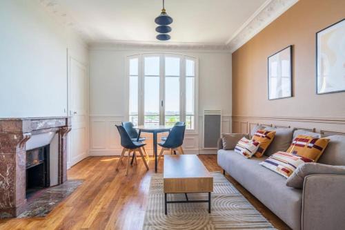 Puteaux Apartment | Appartement spacieux Vue sur Tour Effeil - Puteaux